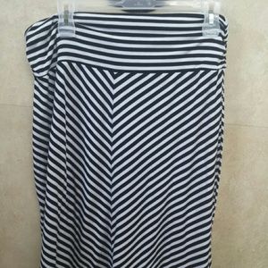 Knee length stripe skirt size Medium